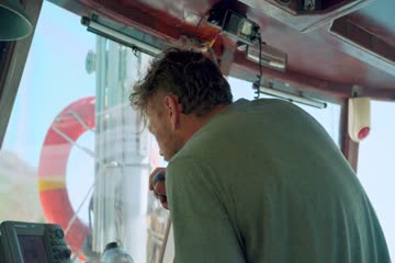 6 Headed Shark Attack 2018 Dubb in Hindi