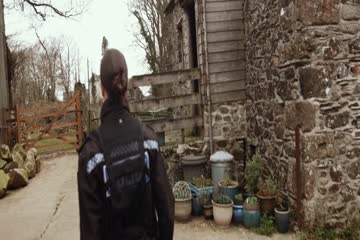 Alien Outbreak 2020 in Hindi dubb