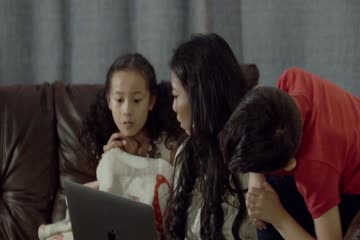 Dinosaur Hotel 2021 Dubb in Hindi