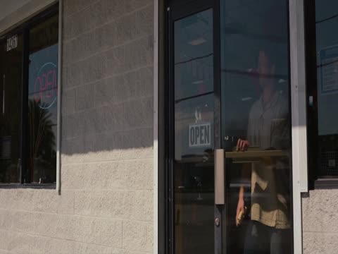 Hit Man 2024 Hindi Dubbed