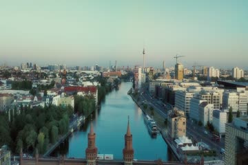 The Contractor 2022 in Hindi Dubb