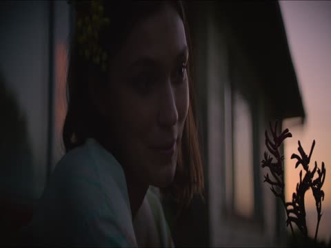 The Lost Flowers of Alice Hart 2023 Dubb Hindi